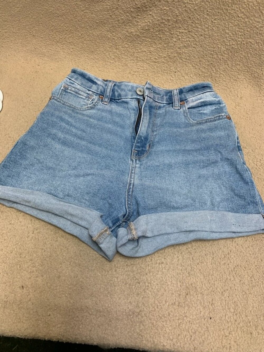 AMERICAN EAGLE